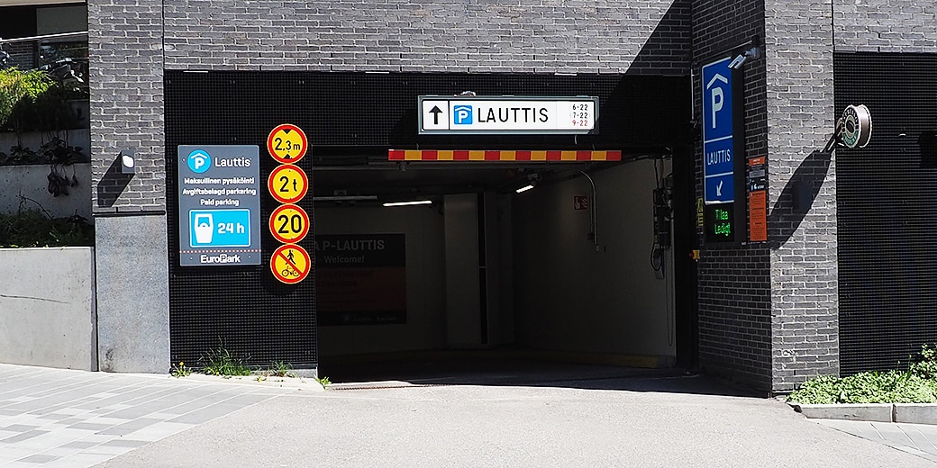 P-Lauttis Helsinki, sisäänajo pysäköintihalliin tasolle P1 Otavantieltä