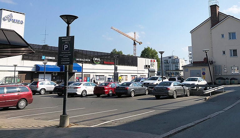 P-Citypiha Seinäjoki, sisäänajo ja näkymä parkkialueelle