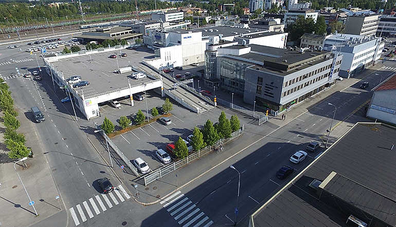 P-Megakeskus Seinäjoki, ilmakuvassa kauppakeskus ja parkkialueet