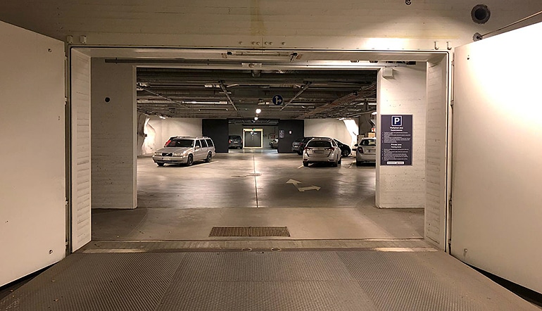 P-Porttikeskus P6 Helsinki, näkymä parkkihalliin sisäänajettaessa