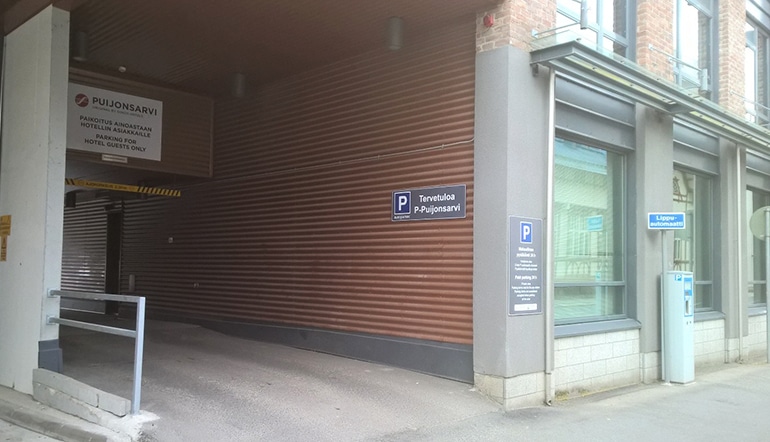 P-Puijonsarvi Kuopio, porttikongi pihan parkkipaikalle