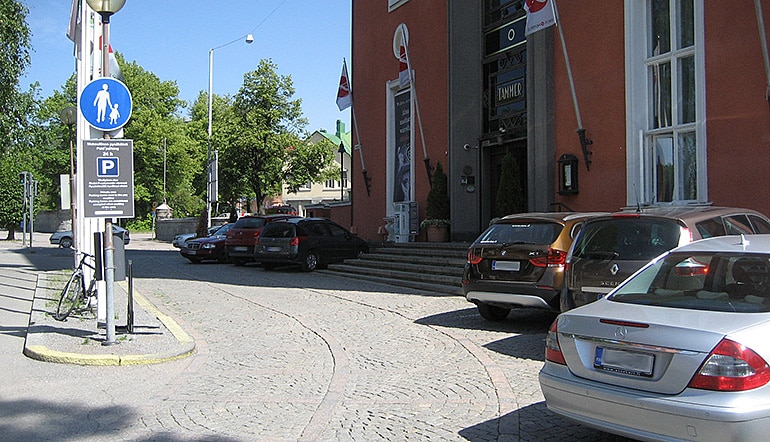 P-Tammer Tampere, parkkipaikka hotellin edessä