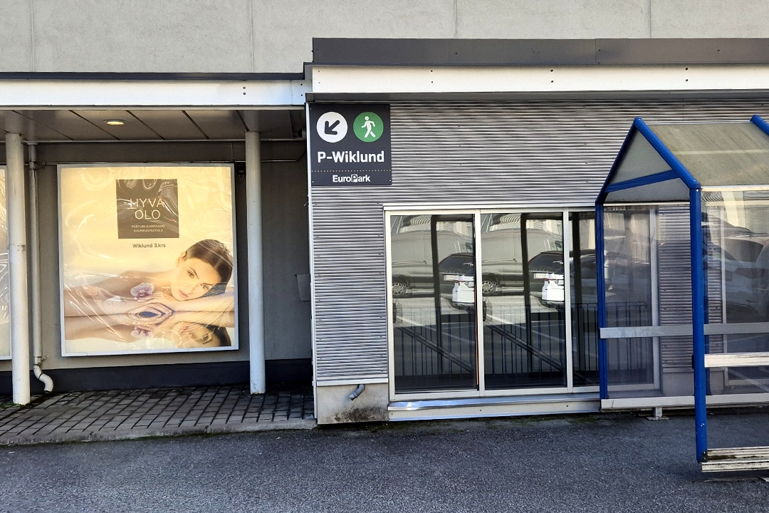 P-Wiklundin_Jalankulku_piha_alueelta